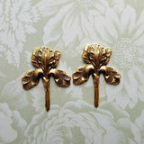 Brass Iris Stampings x 2 - 147RAT.