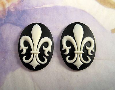 25x18mm Fleur De Lis Cameos (2) - L684 Jewelry Finding