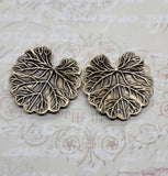 Brass Geranium Leaf With Hole x 2 - 3906RAT.