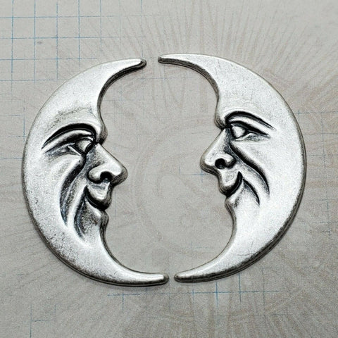 X Large Brass Mr. Moon Stampings x 2 - 6556LRRAT.