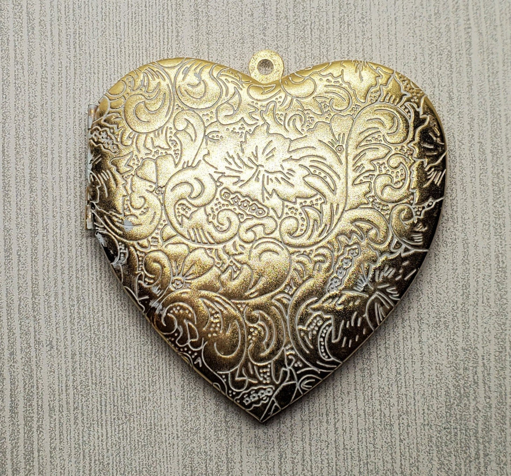 XLarge Matte Gold With White Patina Ornate Heart Locket (1) - GWG090