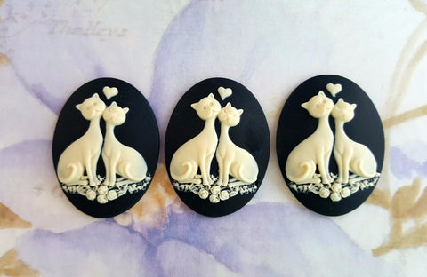 40x30mm Kitty Love Cameos (3) - L910 Jewelry Finding