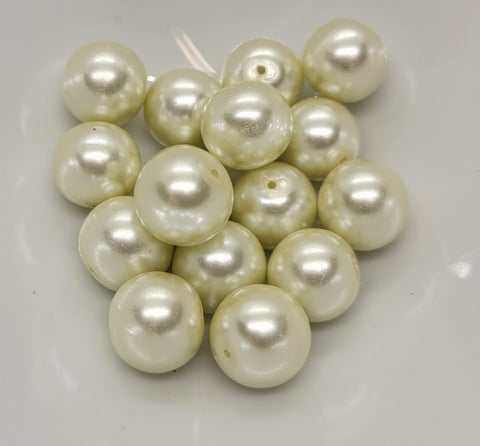 12mm Cream Glass Pearls (16) - L1327