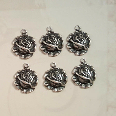 X Small Brass Rose Charms With Ring x 6 - 66361RRAT.