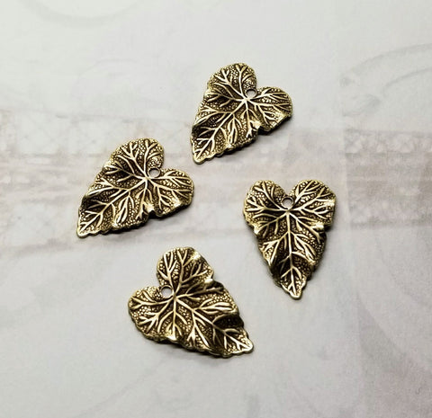 Small Brass Ivy Leaves With Hole x 4 - 5180ATC