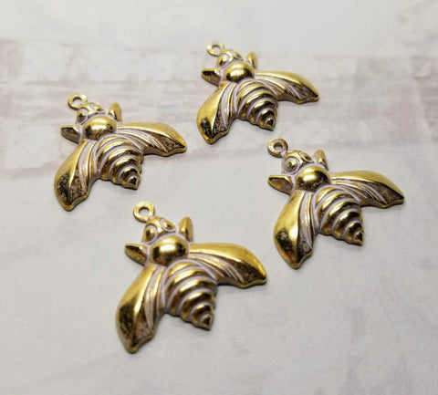 Matte Gold With White Patina Bee Charms (4) - GWE2621XL