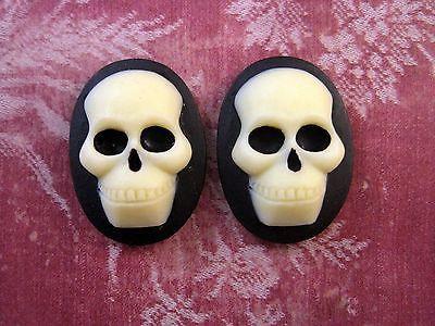 25x18mm Front Profile Skull Cameos (2) - L560 Jewelry Finding